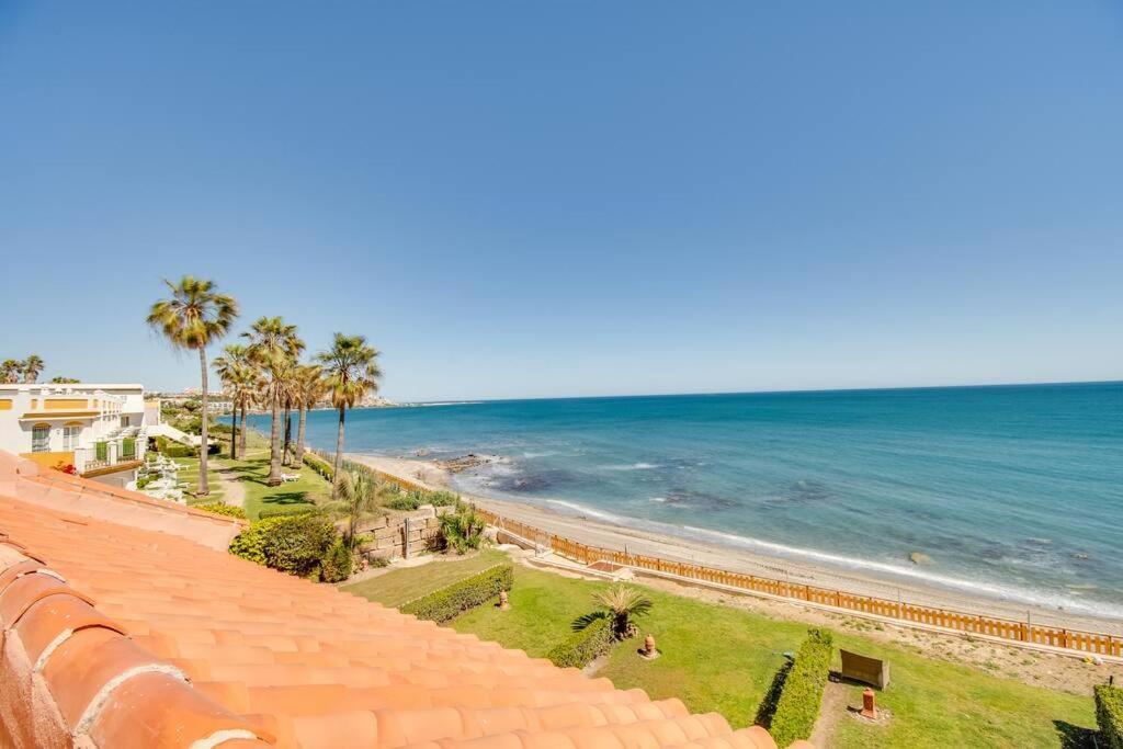 Beachfront Townhouse Estepona Extérieur photo