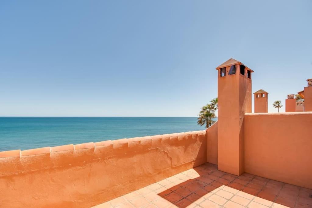 Beachfront Townhouse Estepona Extérieur photo