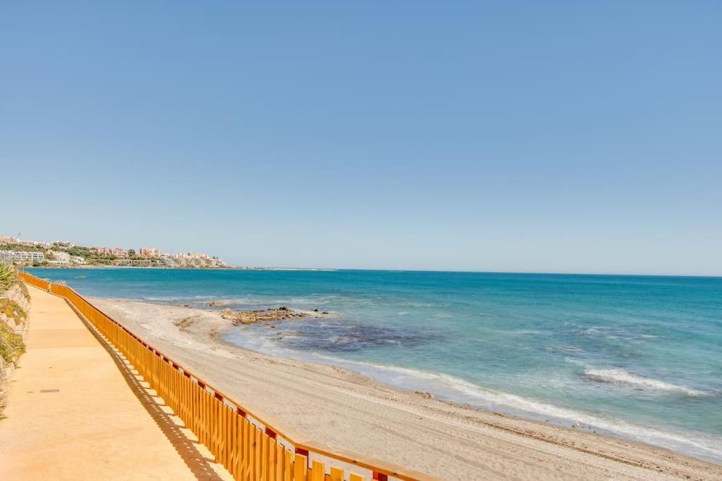 Beachfront Townhouse Estepona Extérieur photo