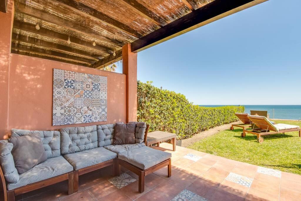 Beachfront Townhouse Estepona Extérieur photo