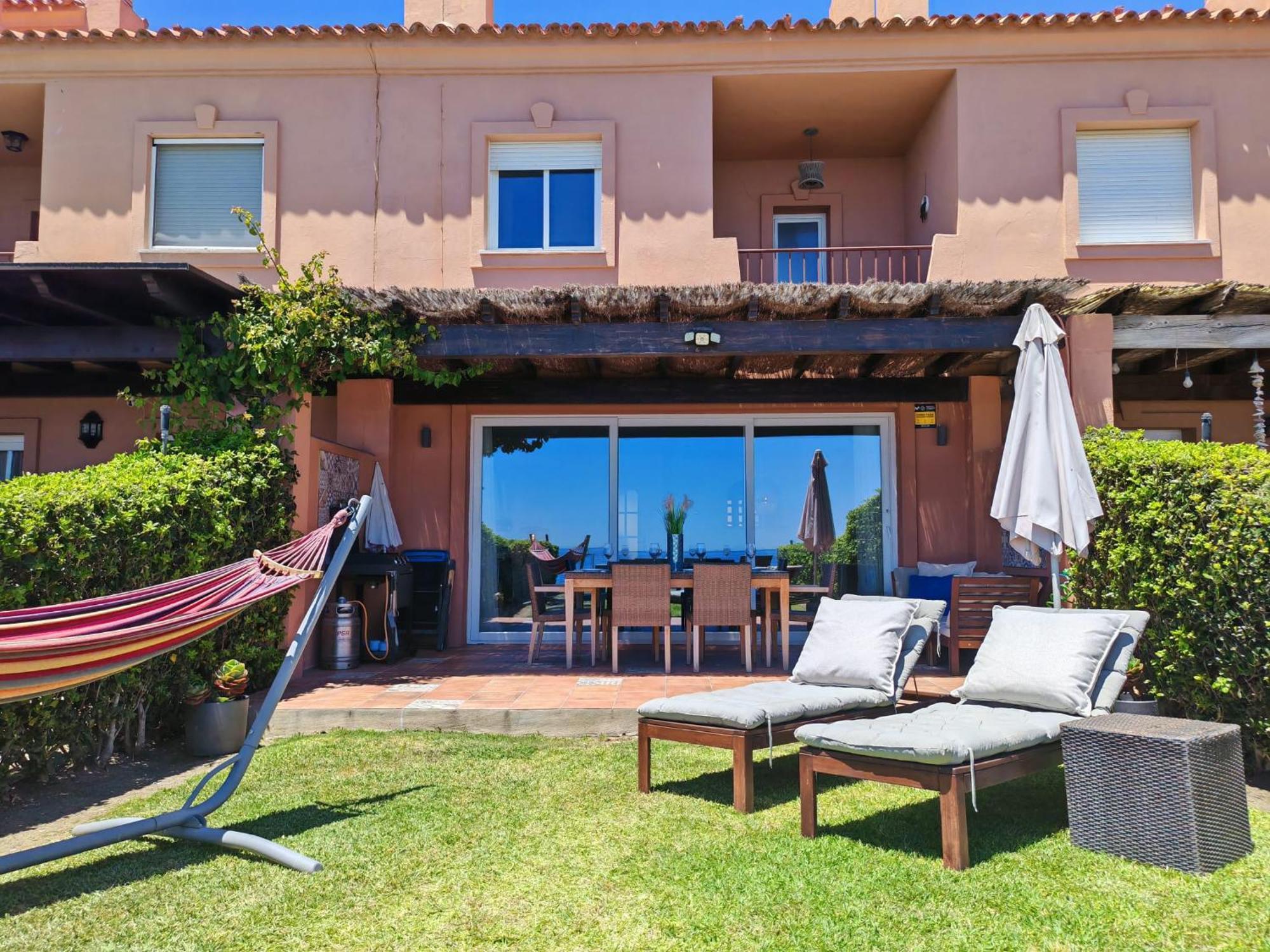 Beachfront Townhouse Estepona Extérieur photo