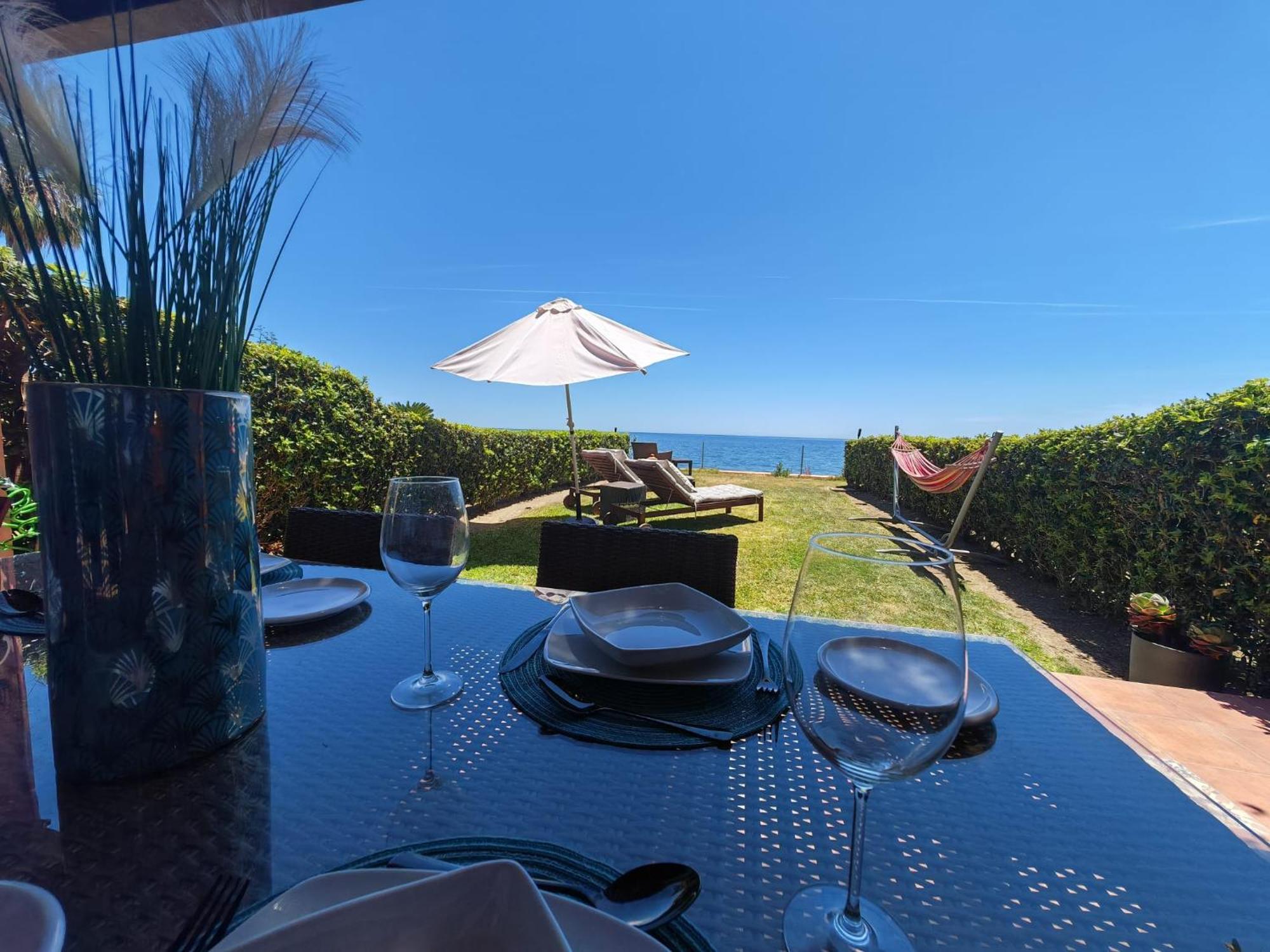 Beachfront Townhouse Estepona Extérieur photo